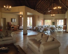 Khách sạn Ma Tala Tala Wildlife Lodge (Cullinan, Nam Phi)