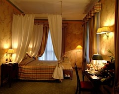 Hotel Victoria (Turin, Italy)