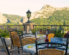 Logis Hotel Restaurant La Porte des Cévennes (Anduze, France)