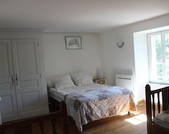 Entire House / Apartment Gite 2 Du Chateau De Feschaux (Villeneuve-sous-Pymont, France)
