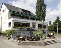 Khách sạn Wein-gut-Hotel Weinhaus Lenz (Pünderich, Đức)