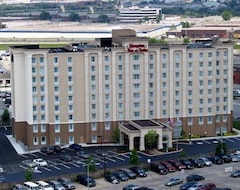 Khách sạn Hampton Inn & Suites by Hilton Toronto Airport (Mississauga, Canada)