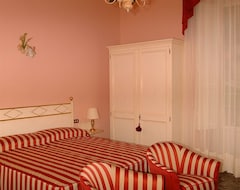 Hotel Residence Michelangiolo (Florence, Italy)