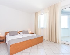 Khách sạn Sunset Split Rooms (Podstrana, Croatia)