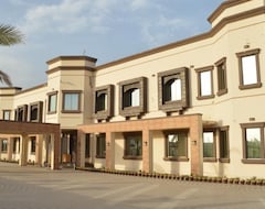 Khách sạn Midway & Restaurant (Sadiqabad, Pakistan)