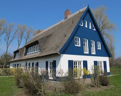 Hotel Holiday Under The Thatched Roof On Ruegen - Apartment 4 (Altenkirchen, Germany)