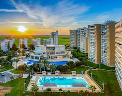 Otel Caesar Resort Tatil Evleri (İskele, Kıbrıs)