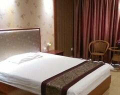 Yijia Business Hotel (Huian, China)