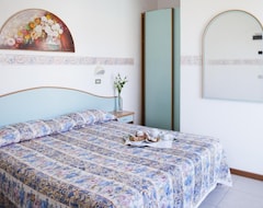 Khách sạn Villa Gori (Bellaria-Igea Marina, Ý)