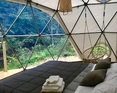Hotel Glamping Geodesic Dome Tent - Trout Stream, Fire Pit & Privacy (Boone, USA)