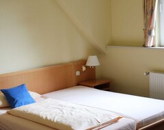 Hotelli Double Room Extra Bed Possible - Restaurant And Hotel From Land To Sea (Jork, Saksa)