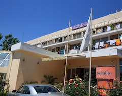 Khách sạn Hotel Serdika (Golden Sands, Bun-ga-ri)