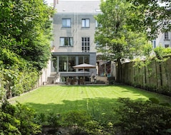 Bed & Breakfast Authentic 19th c. mansion with spacious garden (Ghent, Belgium)