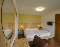 Khách sạn Sporthotel Walliserhof (Raron, Thụy Sỹ)