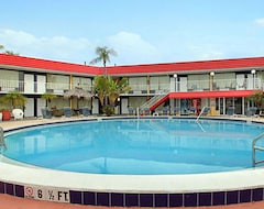 Hotel Express Inn & Suites Clearwater (Clearwater, Sjedinjene Američke Države)