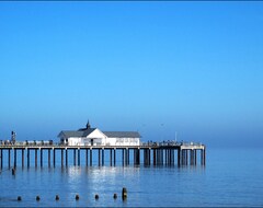 Entire House / Apartment The Blyth - Luxury Style, Central Apartment With Fantastic Sea Views (Southwold, United Kingdom)