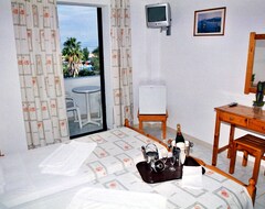 Hotel Prassino Nissi (Moraitika, Grækenland)