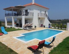 Cijela kuća/apartman Luxurious Villa With Private Swimming Pool On The Greek Peloponnese Peninsula (Agios Kirikos, Grčka)