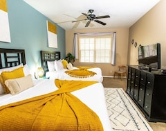 Hotel Double Queen Bed + Pool + Hot Tub On Img Campus (Bradenton, USA)