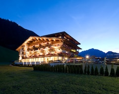 Khách sạn Hotel Bergland (Pertisau, Áo)