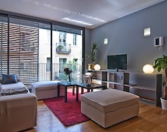 Hotel Attic Apartment With Private Terrace And Swimming Pool For 6 People - Free Wi-fi (Barcelona, Spanien)