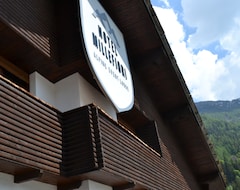 Hotell Millefiori- Alpine Event Lodge (Valtournenche, İtalya)