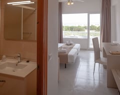 Hotel Roquetes Rooms - Formentera Break (Es Pujols, Spanien)