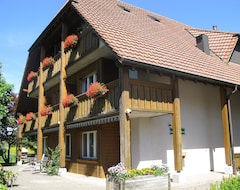 Entire House / Apartment Gemeinschaftshaus im Oberdorf (Lützelflüh-Goldbach, Switzerland)