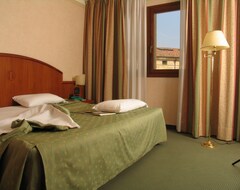 Khách sạn Hotel Due Leoni (Sacile, Ý)