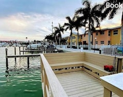 Hele huset/lejligheden Beautiful Condo Steps From The Beach And Gulf (Indian Shores, USA)