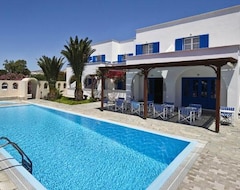 Hotel Villa Clio (Perissa, Greece)