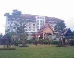 Khách sạn Hotel Arawan Riverside (Pakxé, Lào)
