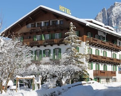 Hotel Pontechiesa (Cortina d'Ampezzo, Italy)