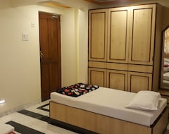 Hotel Kuber's Kamath Residency (Mahad, India)