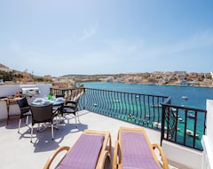 Hele huset/lejligheden Harbour Lights Seafront Penthouse, With Large Terrace With Stunning Panoramic Sea Views - By Getawaysmalta (St. Paul's Bay, Malta)