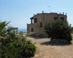 Cijela kuća/apartman The Sciuring Villa In The Countryside With A Panoramic Terrace On The Sea (Gagliano del Capo, Italija)