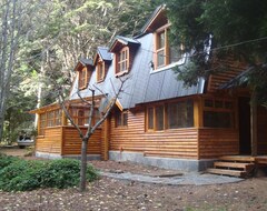 Hotel Cabañas Lucero Del Bosque (San Carlos de Bariloche, Argentina)