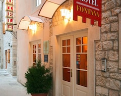 Khách sạn Hotel Fontana (Trogir, Croatia)