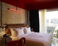 Hotel Dave Red Athens – Son Of A Brown (Atenas, Grecia)