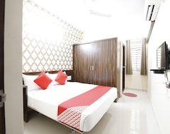 Khách sạn Oyo 13933 Varcity Pearl (Bengaluru, Ấn Độ)