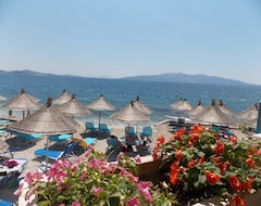 Khách sạn Oceanic Overview Suites (Saranda, Albania)