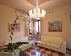 Otel Sirena (Lazise sul Garda, İtalya)
