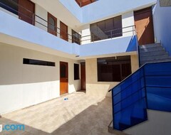 Entire House / Apartment Casa En Avenida Dolores (Arahuay, Peru)