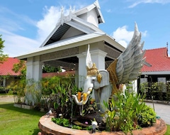 Khách sạn Karinthip Village (Chiang Mai, Thái Lan)