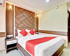 Khách sạn Oyo 65421 Nakshatra Suites And Function Hall (Kakinada, Ấn Độ)