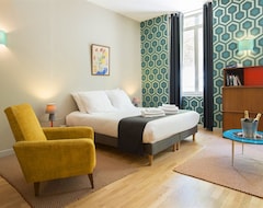 Khách sạn Suites & Hotel Helzear Champs-Elysees (Paris, Pháp)