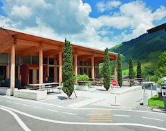 Hotelli Reka-Feriendorf Lenk (Lenk im Simmental, Sveitsi)