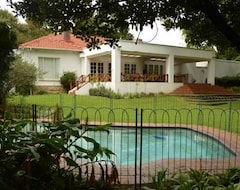 Khách sạn 4Living (Johannesburg, Nam Phi)
