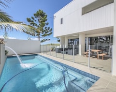 Hele huset/lejligheden Beachfront Emu Park With Pool (Emu Park, Australien)
