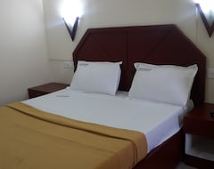Hotelli Annapoorneshwari Tourist Home(Karikkamuri Cross Road) (Kochi, Intia)